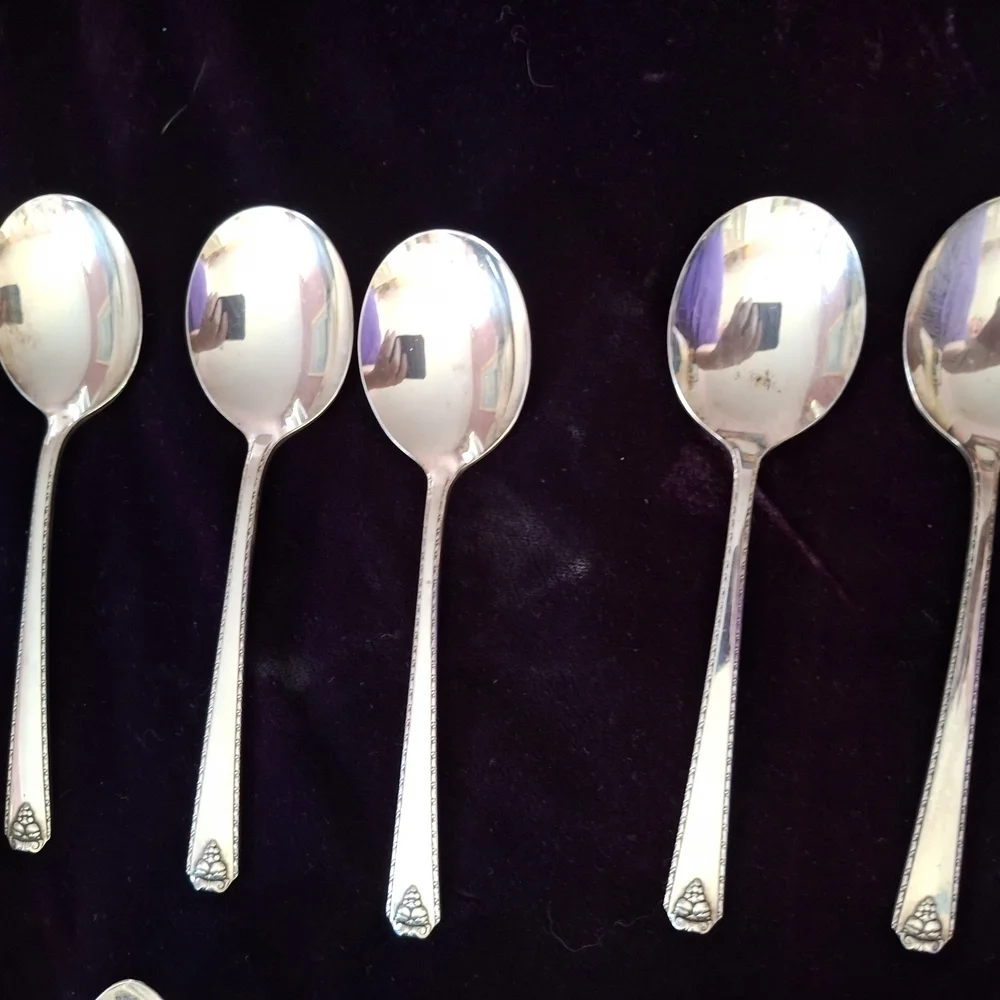 Prestige Silver Dining Flatware Collection with Classic Design Lot 1